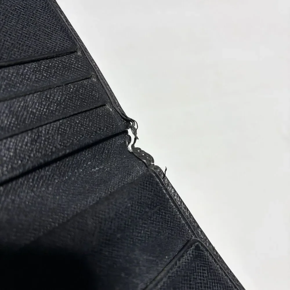 Louis Vuitton Men’s Saffiano Leather Bifold Wallet Black